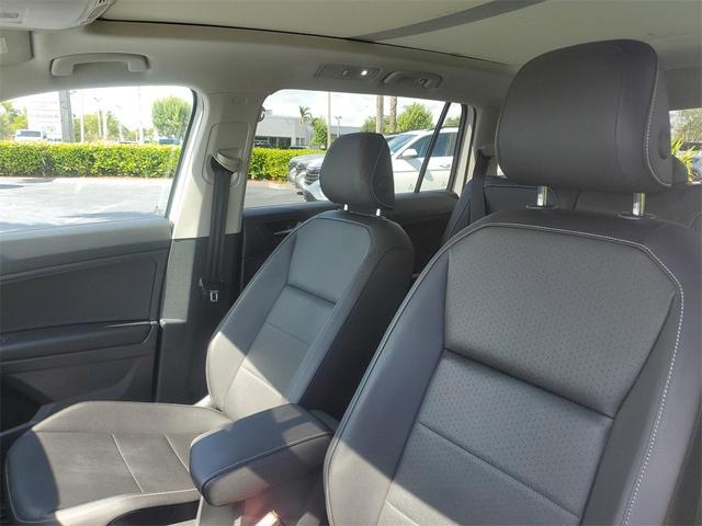 Photo of 2021 Pure White Volkswagen Tiguan