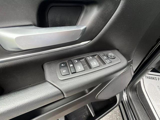 Photo of 2023 Diamond Black Crystal Pearlcoat RAM 1500