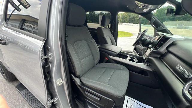 Photo of 2024 Billet Silver Metallic Clearcoat RAM 1500