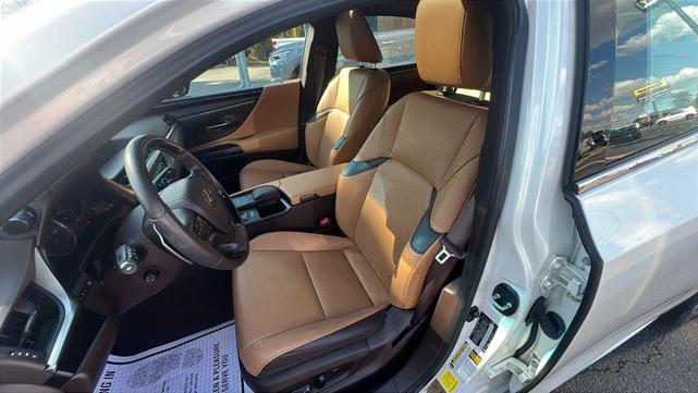 Photo of 2020 Eminent White Pearl Lexus ES 350