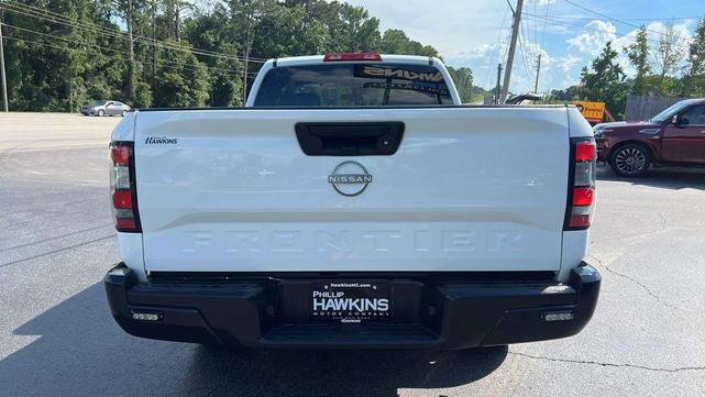 Photo of 2024 Glacier White Nissan Frontier