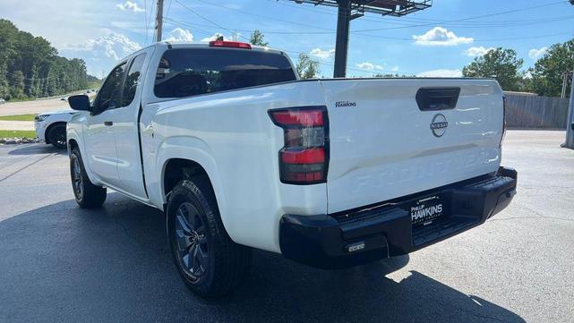 Photo of 2024 Glacier White Nissan Frontier