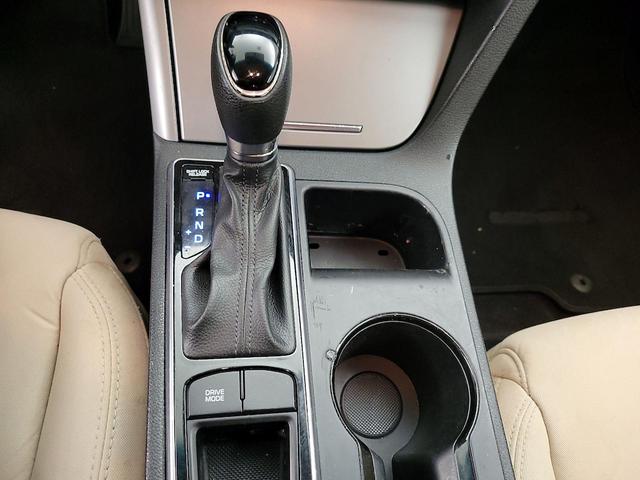 Photo of 2016 Black Hyundai SONATA