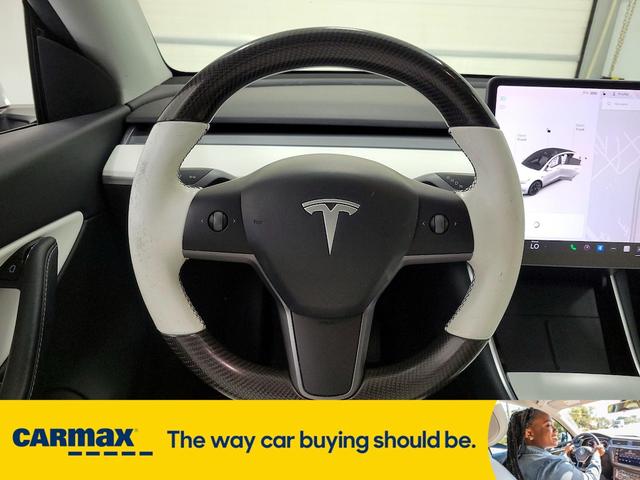 Photo of 2021 White Tesla Model Y