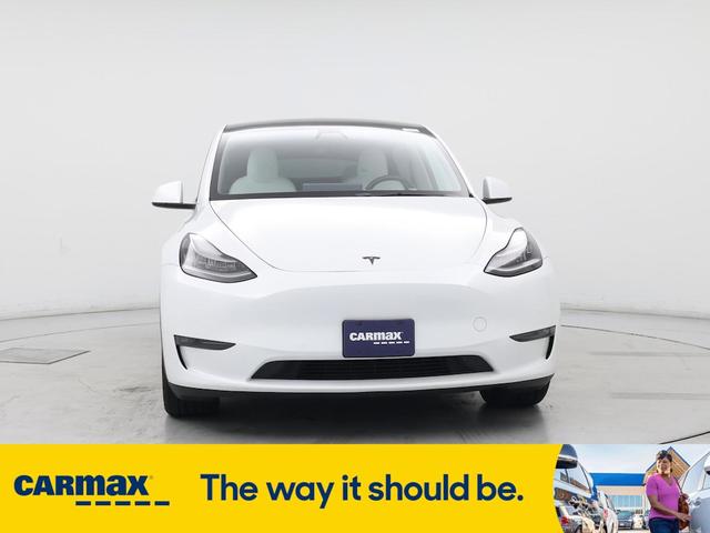 Photo of 2021 White Tesla Model Y
