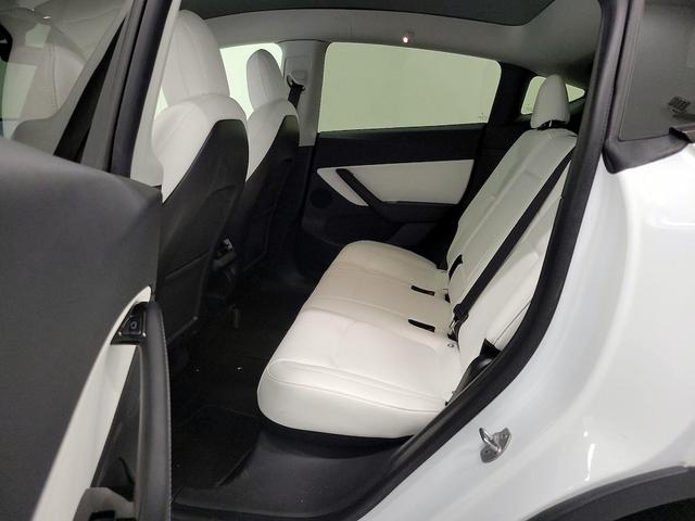 Photo of 2021 White Tesla Model Y