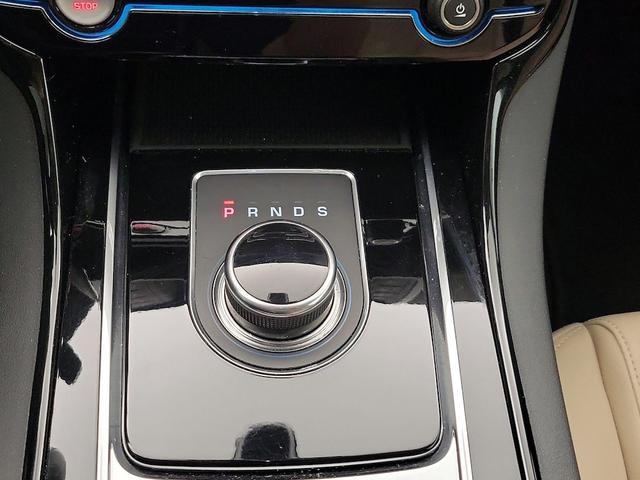 Photo of 2017 Brown Jaguar XE