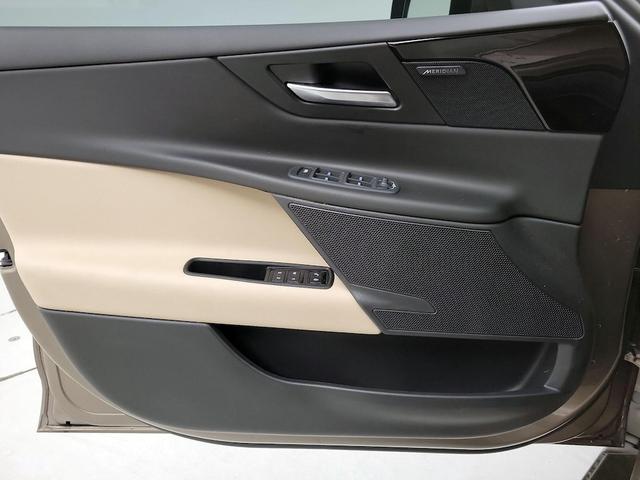 Photo of 2017 Brown Jaguar XE