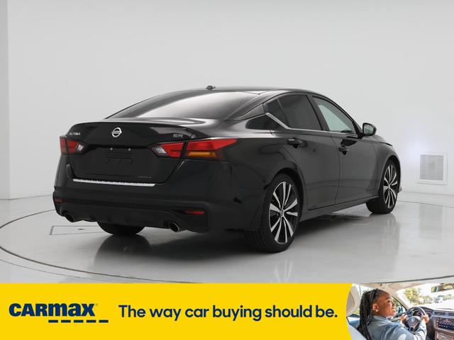 Photo of 2022 Black Nissan Altima