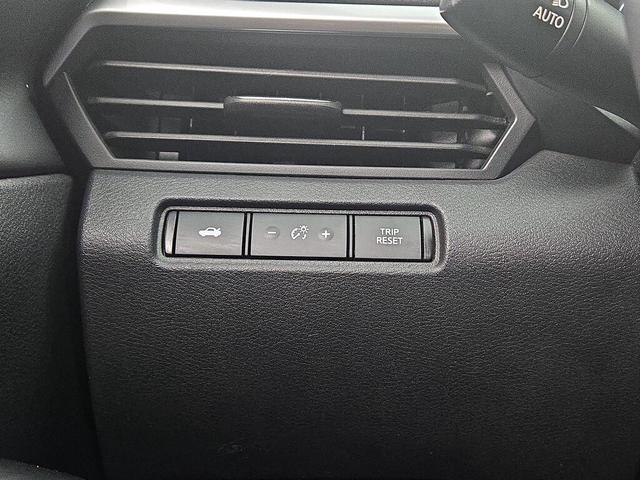 Photo of 2022 Black Nissan Altima