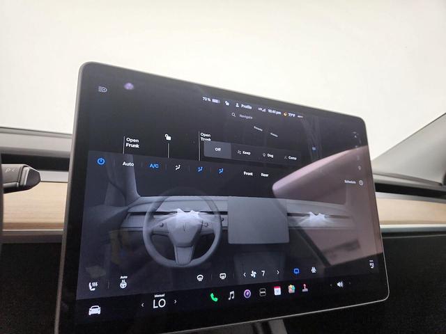 Photo of 2022 White Tesla Model Y
