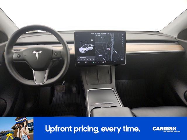 Photo of 2022 White Tesla Model Y