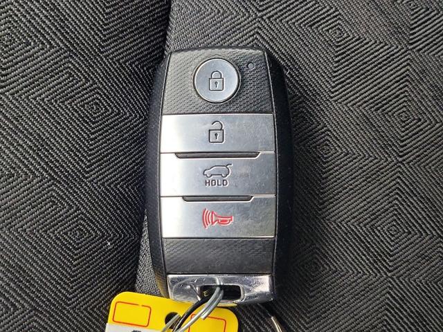Photo of 2019 Gray Kia Niro
