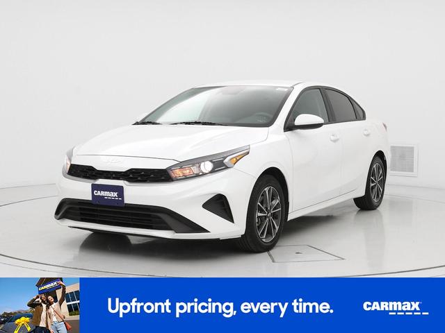 Photo of 2023 White Kia Forte