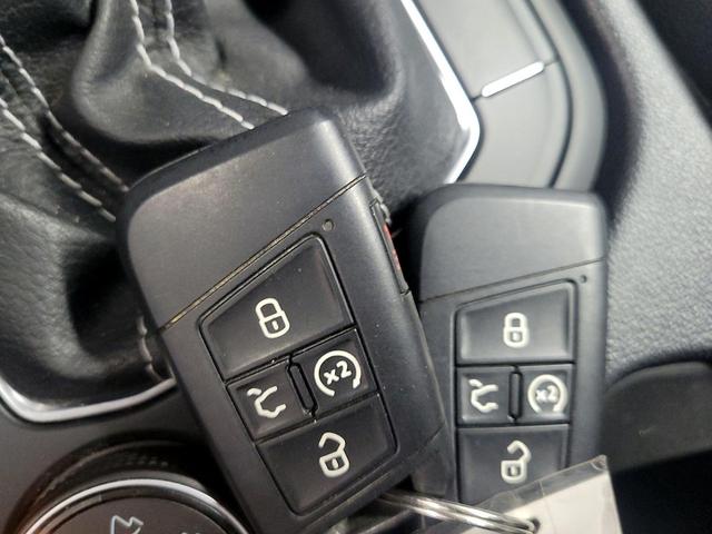 Photo of 2022 Gray Volkswagen Taos