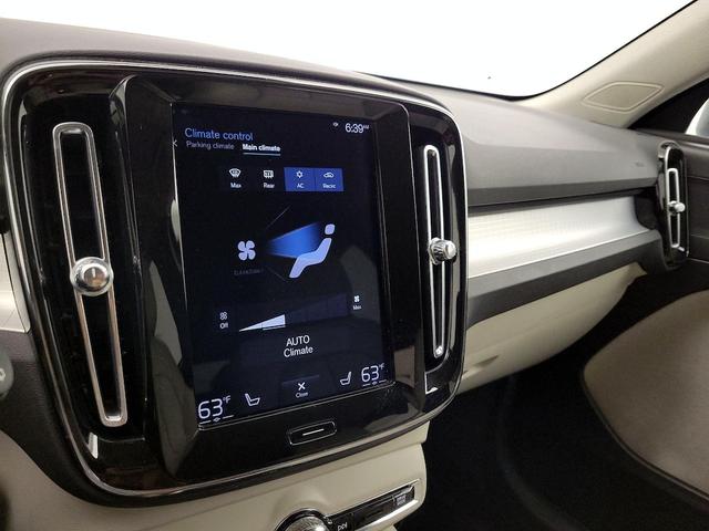 Photo of 2019 Gray Volvo XC40