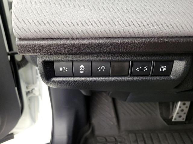 Photo of 2025 White Toyota Camry