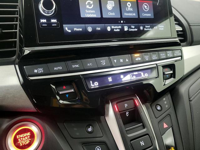 Photo of 2025 Silver Honda Odyssey