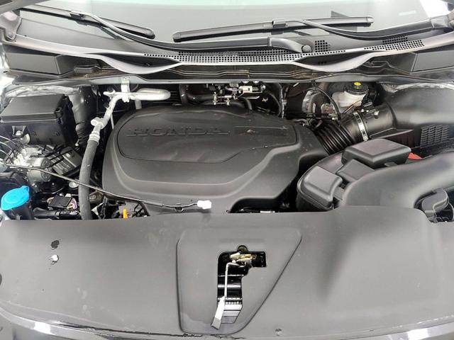 Photo of 2025 Silver Honda Odyssey