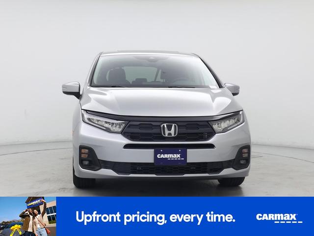 Photo of 2025 Silver Honda Odyssey