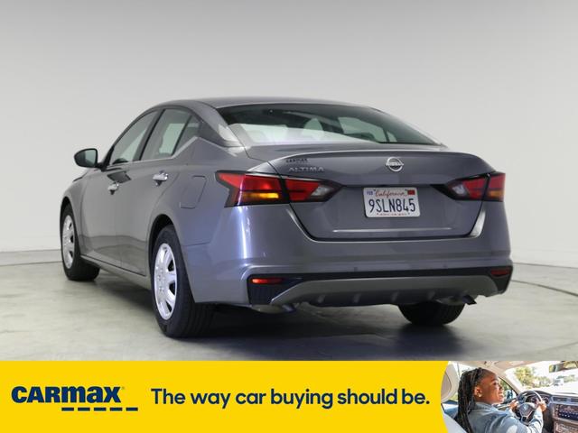 Photo of 2024 Gray Nissan Altima