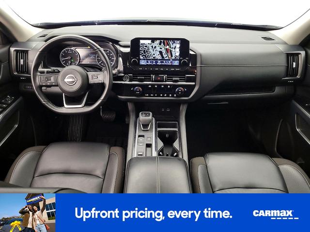 Photo of 2023 Black Nissan Pathfinder