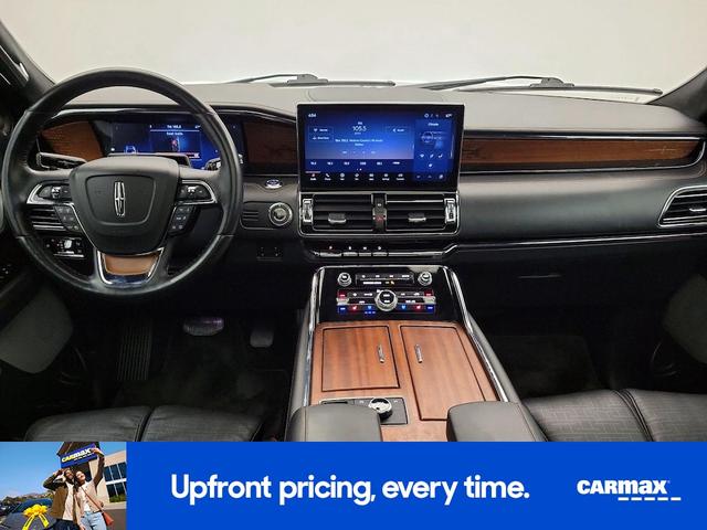 Photo of 2023 Black Lincoln Navigator L