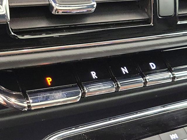 Photo of 2023 Black Lincoln Navigator L