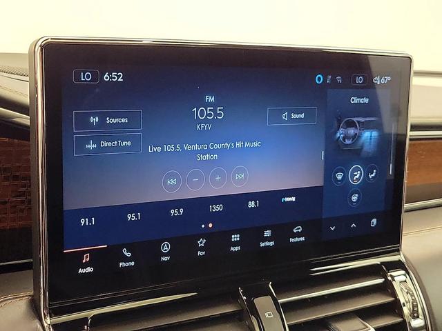 Photo of 2023 Black Lincoln Navigator L