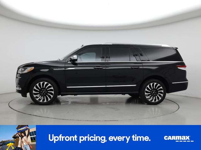 Photo of 2023 Black Lincoln Navigator L