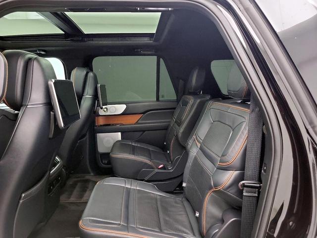 Photo of 2023 Black Lincoln Navigator L