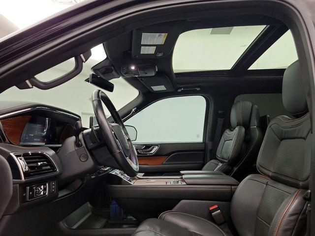 Photo of 2023 Black Lincoln Navigator L