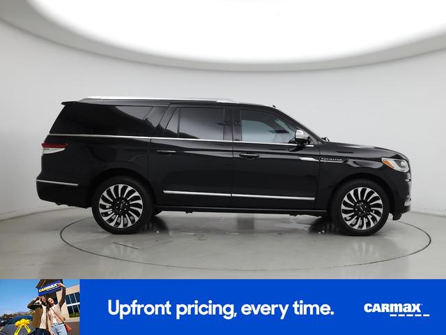 Photo of 2023 Black Lincoln Navigator L