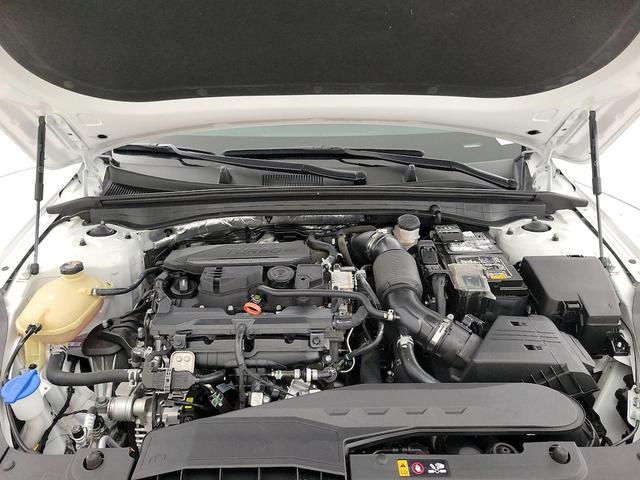 Photo of 2024 White Kia K5