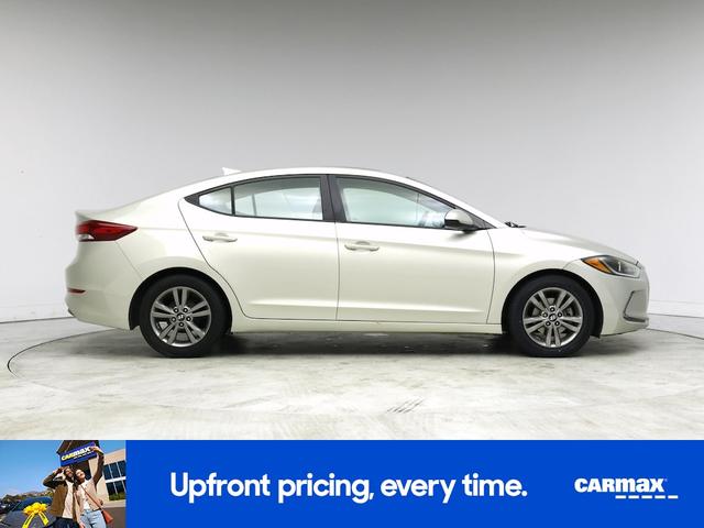 Photo of 2017 Gold Hyundai ELANTRA