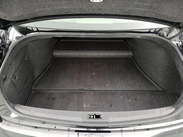 Photo of 2017 Black INFINITI Q60