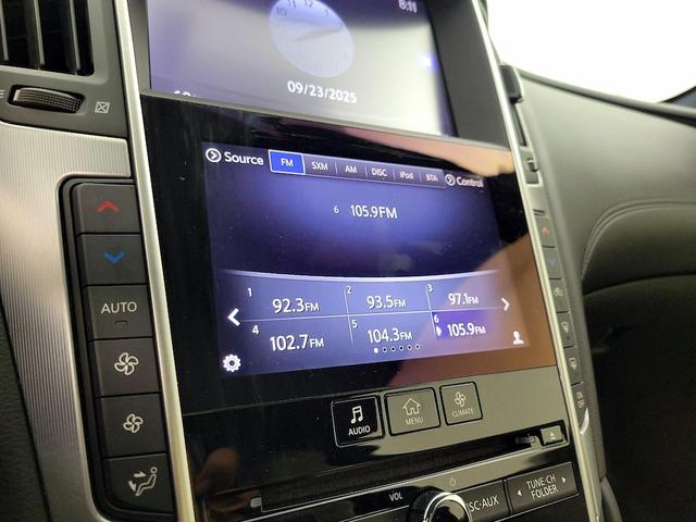 Photo of 2017 Black INFINITI Q60
