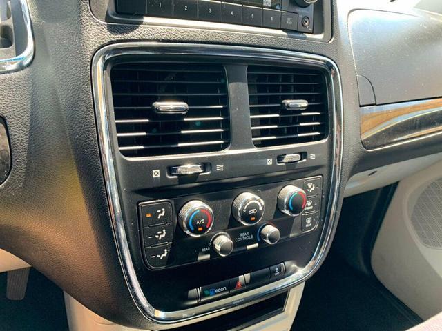 Photo of 2014 Billet Silver Metallic Clearcoat Dodge Grand Caravan