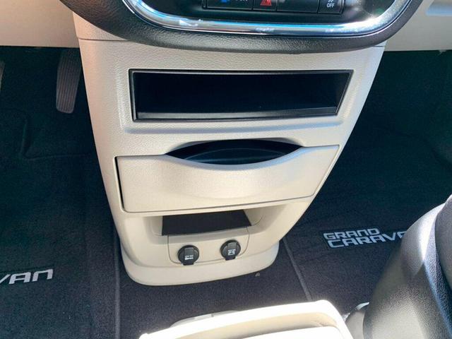 Photo of 2014 Billet Silver Metallic Clearcoat Dodge Grand Caravan