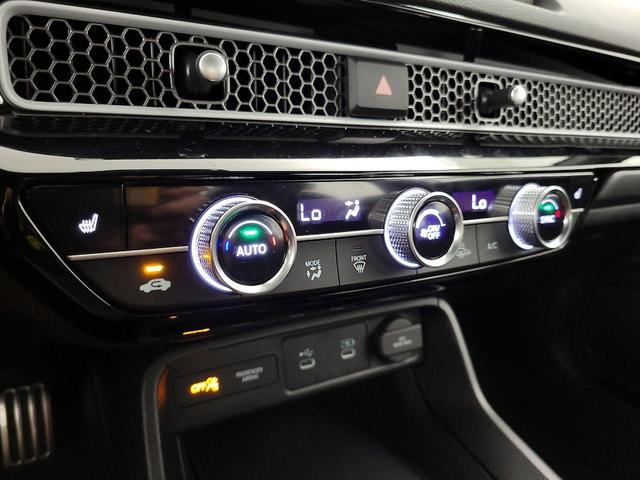 Photo of 2025 Silver Honda Civic Hybrid