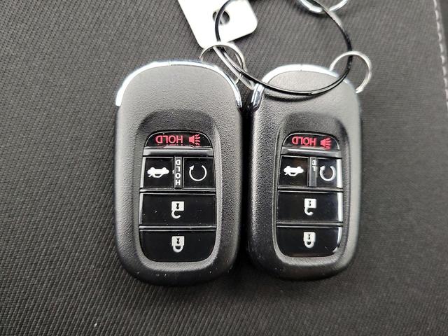 Photo of 2025 Silver Honda Civic Hybrid