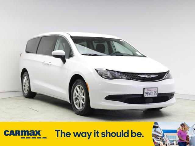 2022 Chrysler Voyager