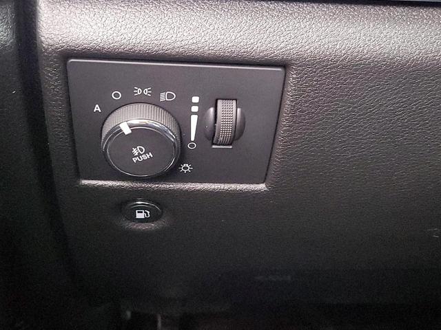 Photo of 2014 Gray Jeep Grand Cherokee