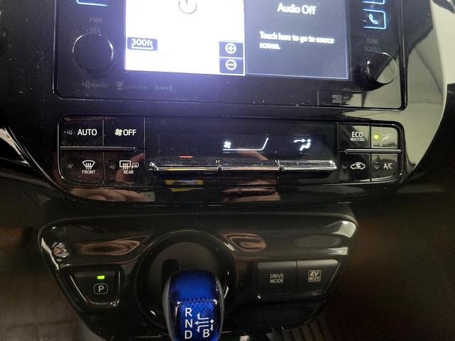 Photo of 2017 Silver Toyota Prius