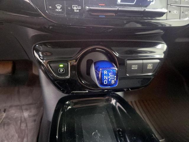 Photo of 2017 Silver Toyota Prius