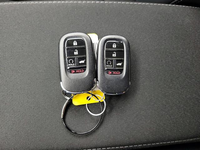 Photo of 2023 White Honda Civic