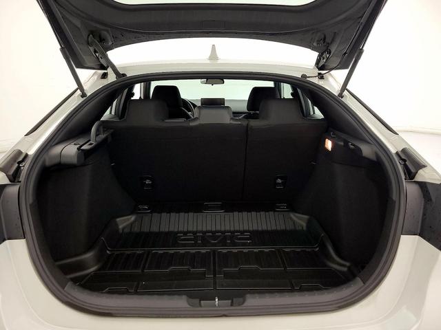Photo of 2023 White Honda Civic