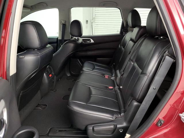 Photo of 2017 Burgundy Nissan Pathfinder