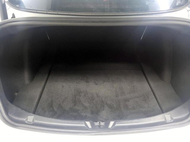 Photo of 2021 White Tesla Model 3