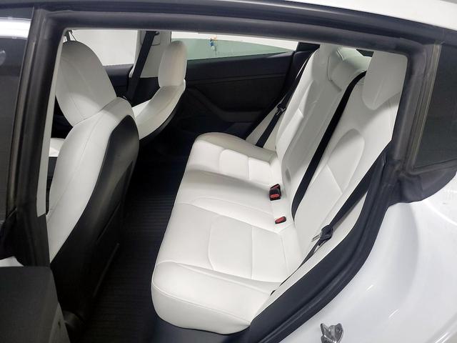 Photo of 2021 White Tesla Model 3